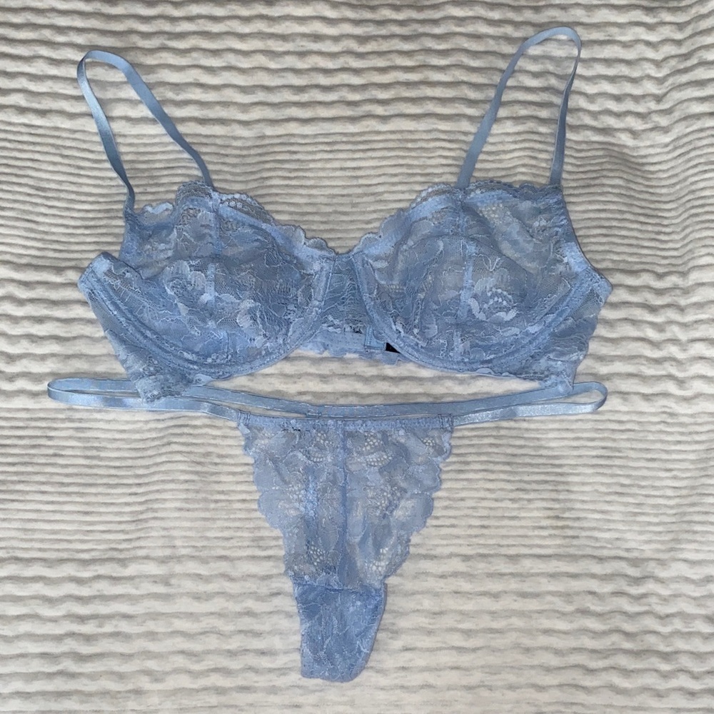 Elegant Lace Lingerie Set in Blue